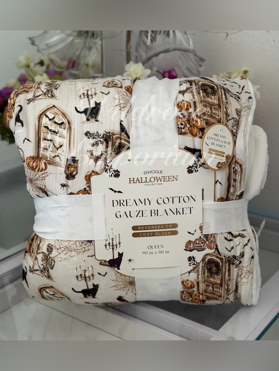 envogue home Other - Envogue halloween toile graveyard bat skull cat soft plush throw blanket